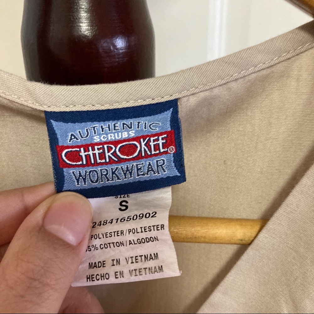 Cherokee Scrub Top - Picture 2 of 3